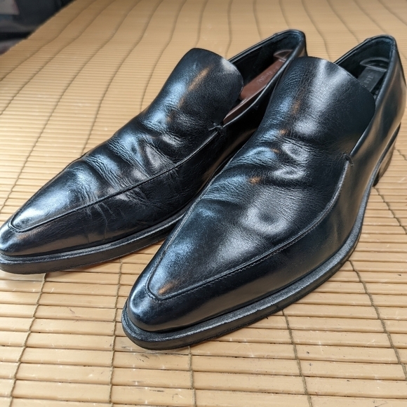 Gucci men's black leather loafers sz 8.5D . Made in Italy. Authenticated. - Picture 2 of 12